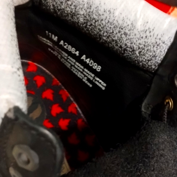 Brand New..Men's exotic Toronto raptors NBA, timberlands size 11 - Picture 5 of 15